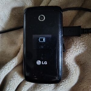 🤳🤳Classic LG B470 3G Flip Phone ATT GSM Bluetooth Camera with 2 charger cords.